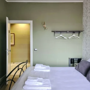 Stanza-affitto-breve-Milano-Corso-Italia-matrimoniale-06